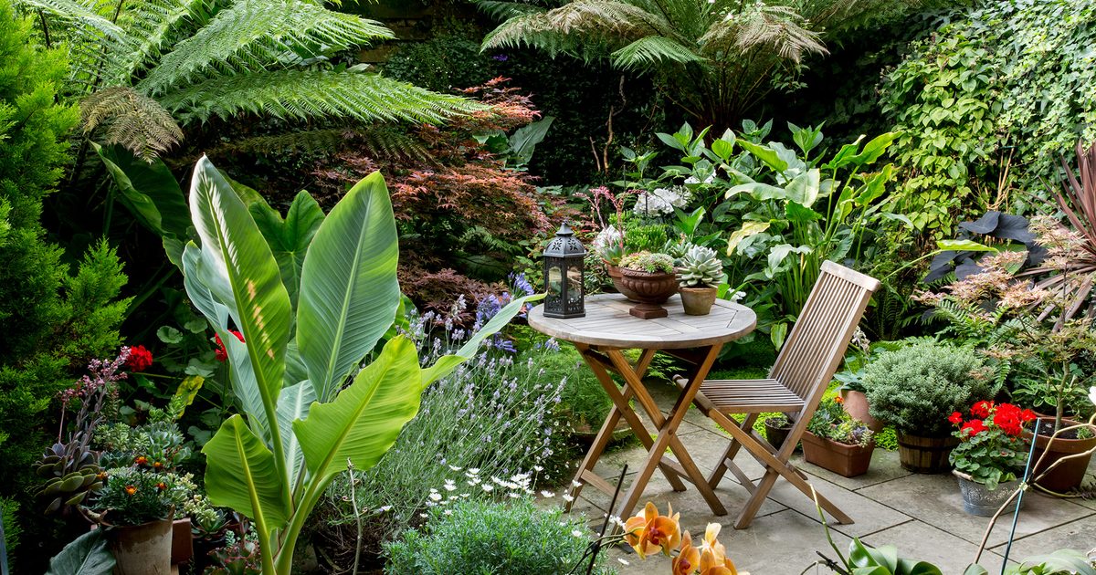 How to choose garden decor for small spaces